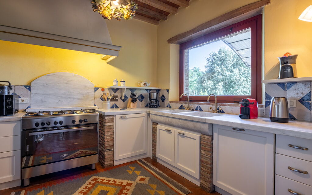 Villa Santa Barbara: Autumn, Kitchen, Spring, Summer