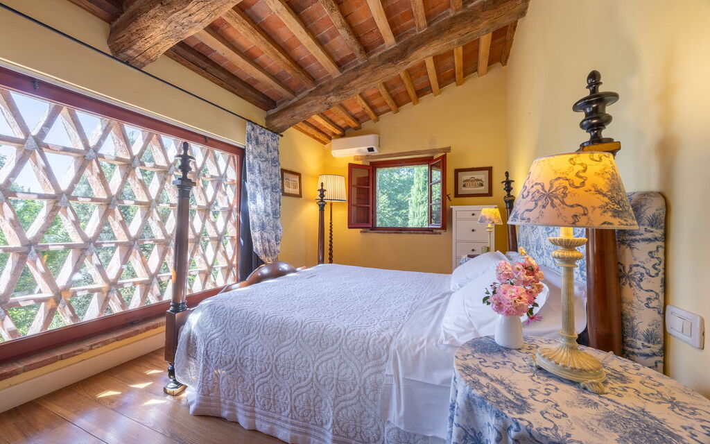Villa Santa Barbara: Autumn, Spring, Summer