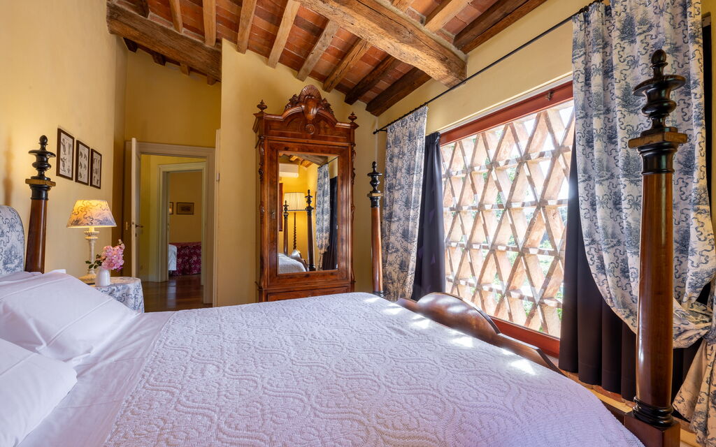 Villa Santa Barbara: Autumn, Spring, Summer