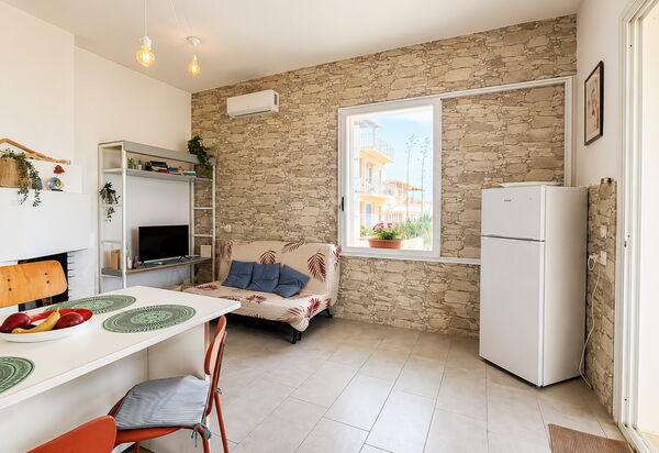 La Casa in Riva al Mare: Autumn, Dining Room, Kitchen, Spring, Summer