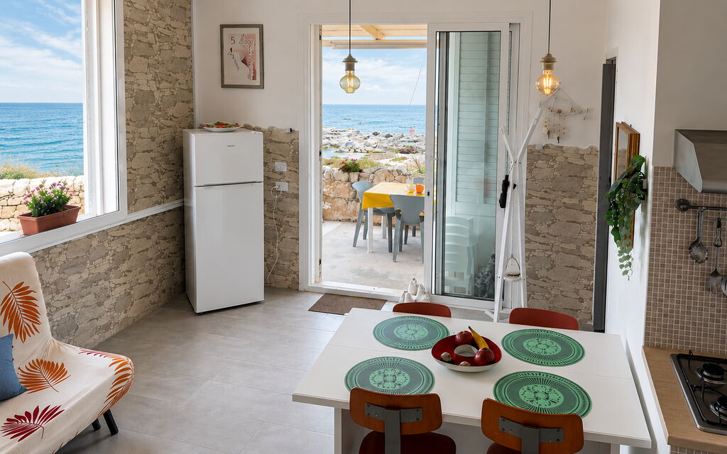 La Casa in Riva al Mare: Autunno, Cucina, Estate, Primavera, Sala da pranzo