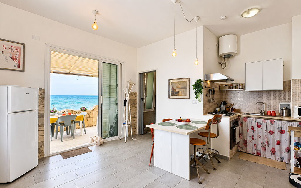 La Casa in Riva al Mare: Autunno, Cucina, Estate, Primavera, Sala da pranzo
