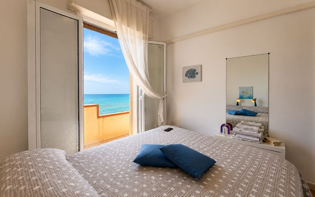 La Casa in Riva al Mare: Autunno, Camera da letto, Estate, Primavera