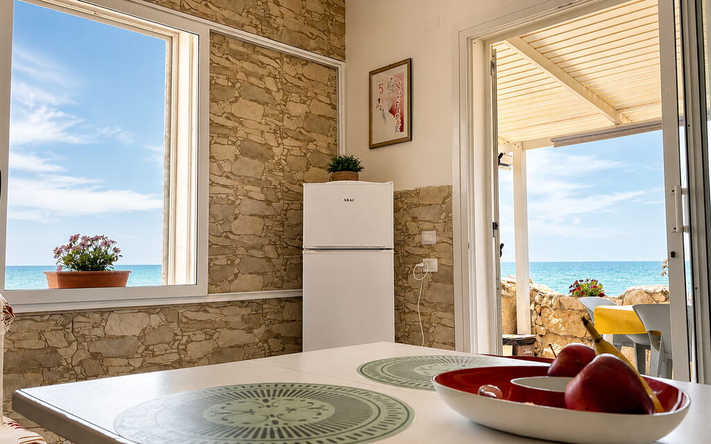 La Casa in Riva al Mare: Autunno, Cucina, Estate, Primavera, Sala da pranzo