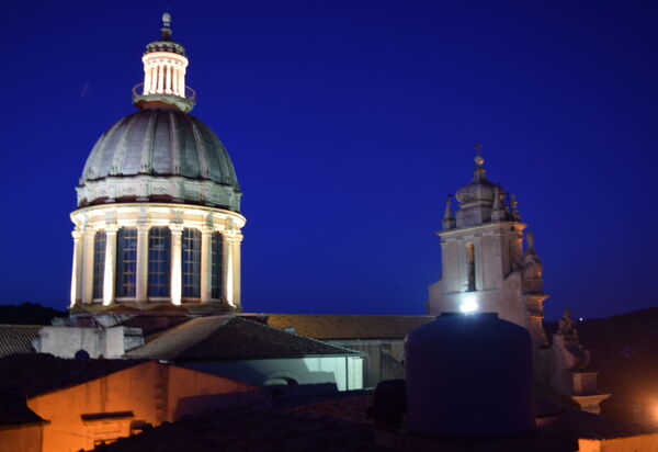 La Dimora di Artemide: Autumn, Spring, Summer