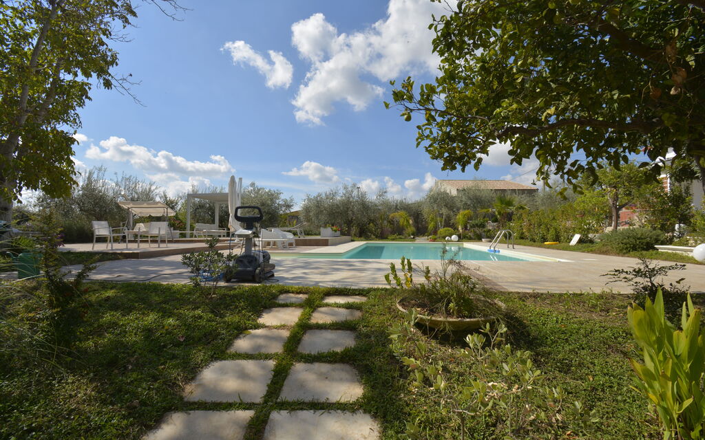 La Dimora di Artemide: Autumn, Garden, Pool, Spring, Summer