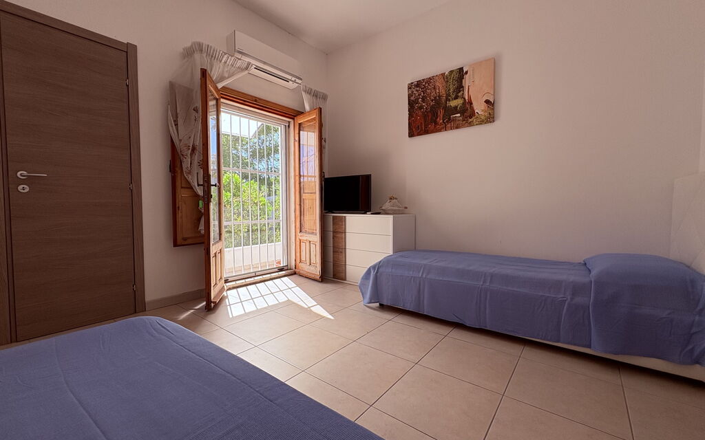 La Dimora di Artemide: Autumn, Bedroom, Spring, Summer