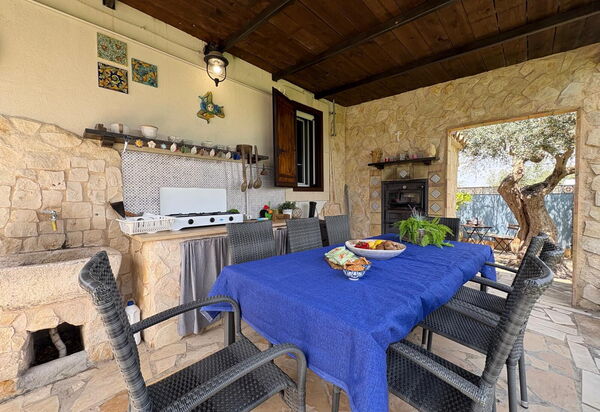 Villa Simona: Autumn, Balcony / Terrace / Patio, Garden, Kitchen, Spring, Summer