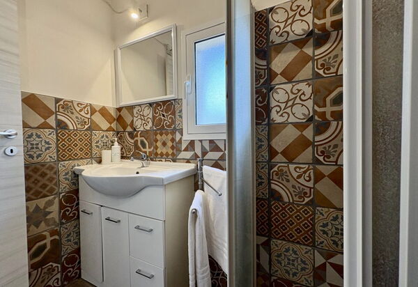 Villa Simona: Autumn, Bathroom, Spring, Summer