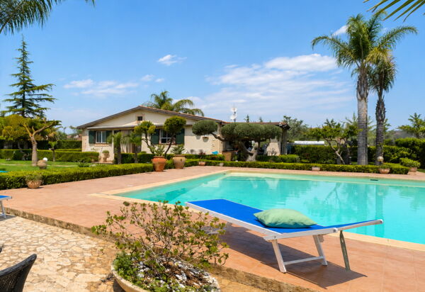 Villa Simona: Autumn, Pool, Spring, Summer