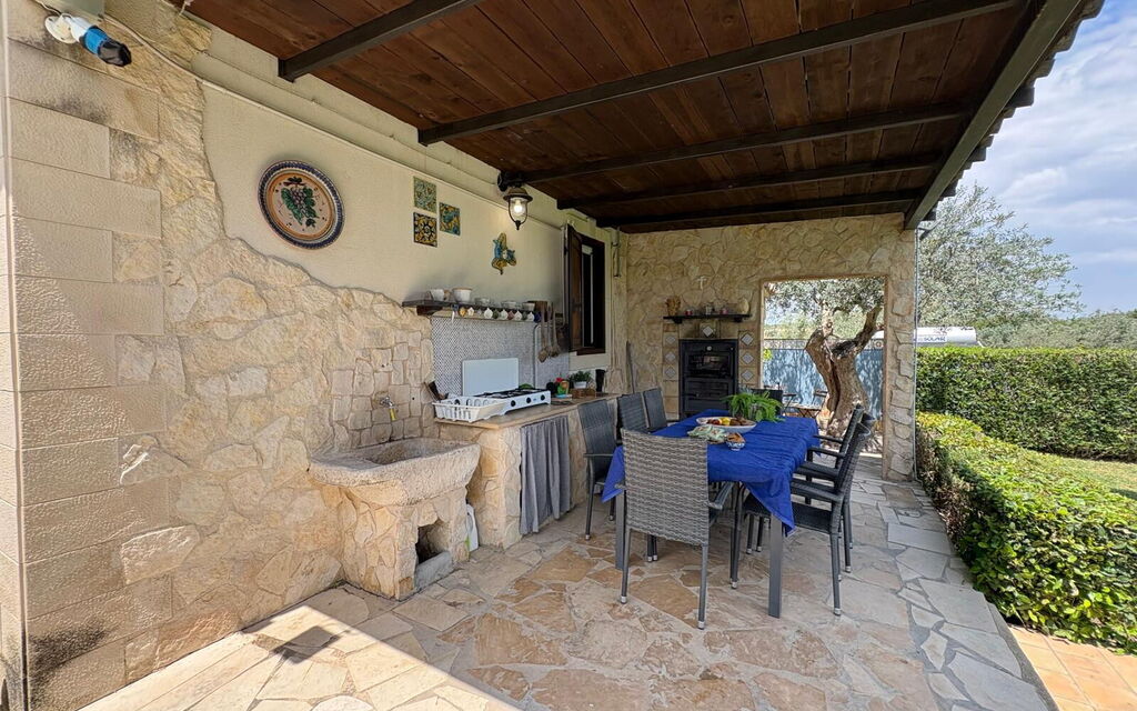 Villa Simona: Autumn, Balcony / Terrace / Patio, Garden, Kitchen, Spring, Summer
