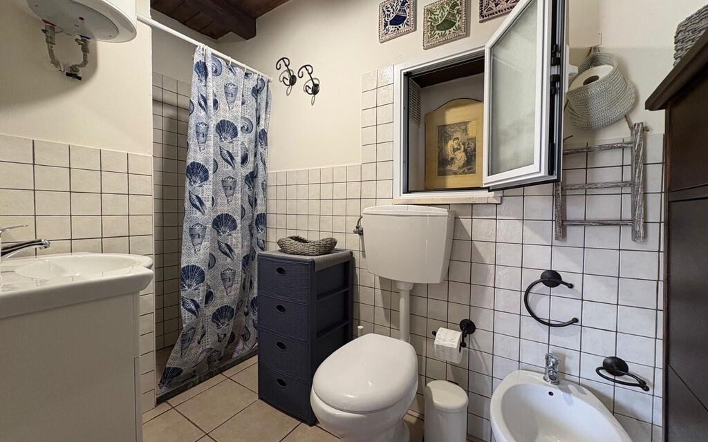Villa Simona: Autumn, Bathroom, Spring, Summer