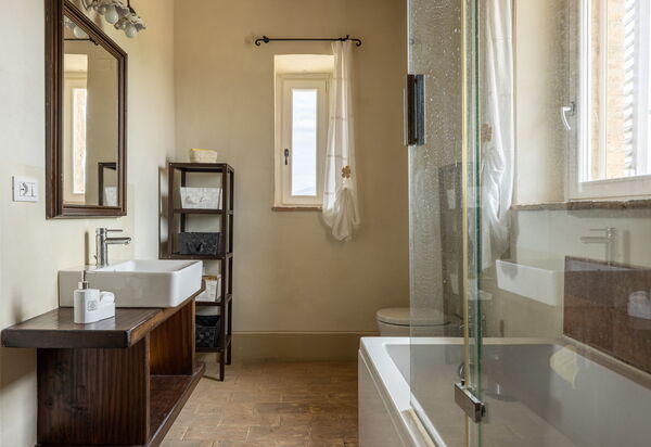 Il Casale al Colle: Autumn, Bathroom, Spring, Summer