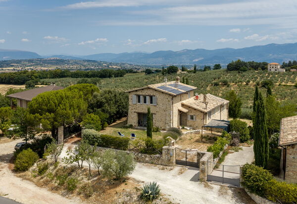 Il Casale al Colle: Autumn, Building Exterior, Spring, Summer
