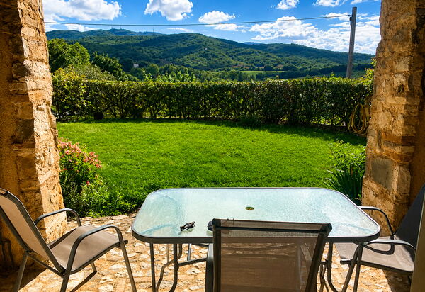 Il Casale al Colle: Autunno, Estate, Giardino, Primavera