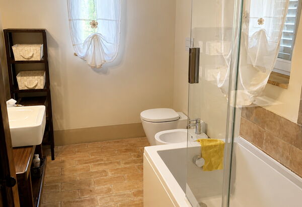 Il Casale al Colle: Autunno, Bagno, Estate, Primavera