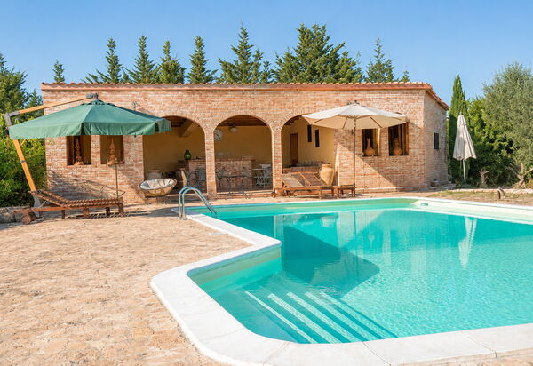 Casa Goel: Autumn, Garden, Pool, Spring, Summer