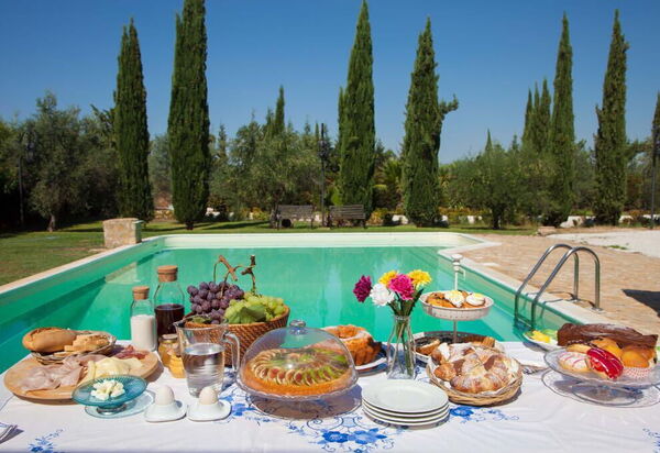 Casa Goel: Autumn, Garden, Pool, Spring, Summer
