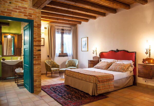 Casa Goel: Autumn, Bathroom, Bedroom, Spring, Summer