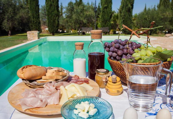 Casa Goel: Autumn, Pool, Spring, Summer