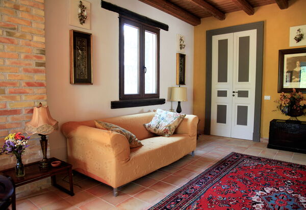 Casa Goel: Autumn, Living Room, Spring, Summer