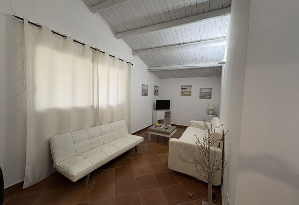 Il Cannizzo: Autumn, Living Room, Spring, Summer