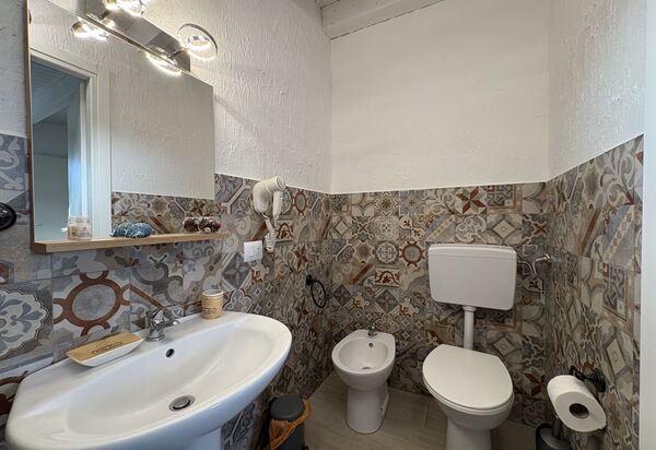 Il Cannizzo: Autumn, Bathroom, Spring, Summer