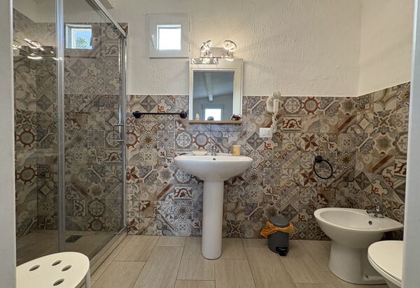 Il Cannizzo: Autumn, Bathroom, Spring, Summer