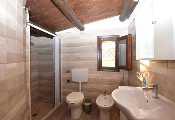 Villa Cigno Reale: Autumn, Bathroom, Spring, Summer