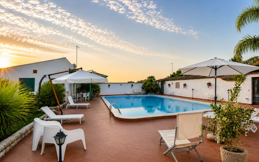 Villa Cigno Reale: Autumn, Pool, Spring, Summer