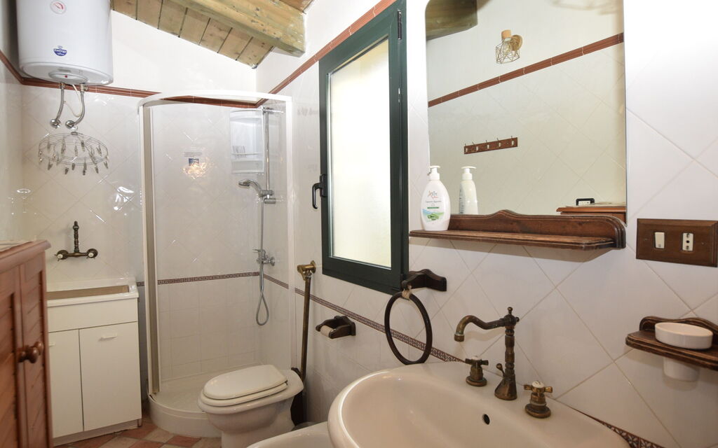 Villa Cigno Reale: Autumn, Bathroom, Spring, Summer