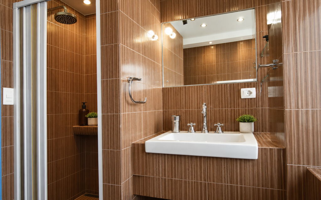 La Casa di Luigi: Autumn, Bathroom, Spring, Summer