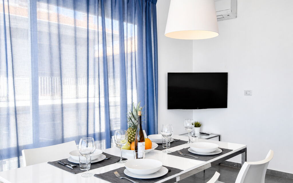 La Casa di Luigi: Autumn, Dining Room, Living Room, Spring, Summer