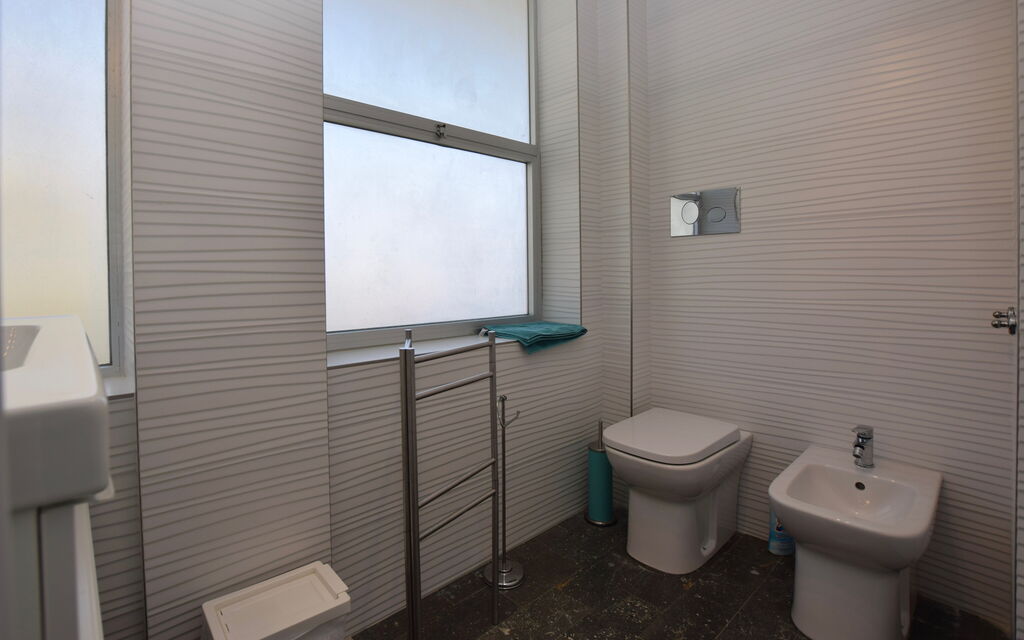 La Casa di Luigi: Autumn, Bathroom, Spring, Summer