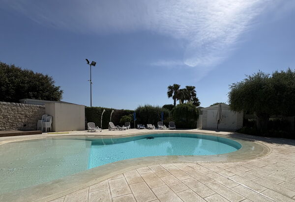 Villa Monaco: Autunno, Balcone / Terrazza / Patio, Estate, Giardino, Piscina, Primavera