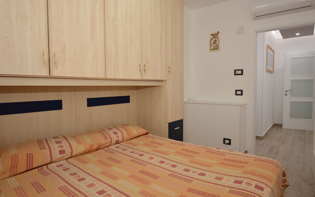 Villa Monaco: Autumn, Bedroom, Spring, Summer