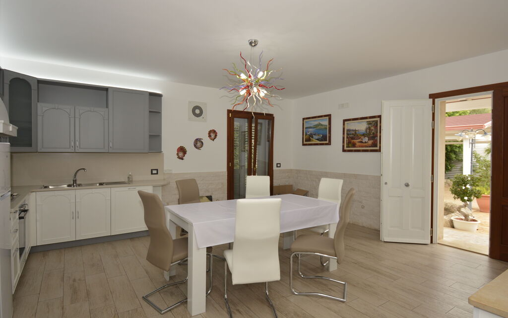 Villa Monaco: Autumn, Kitchen, Spring, Summer