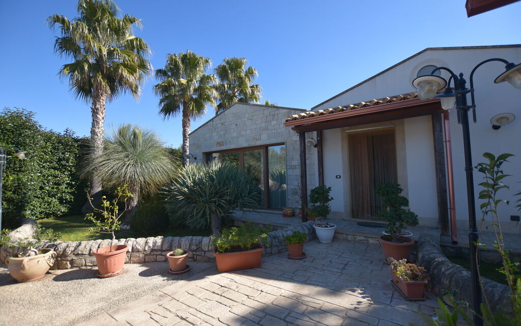 Villa Monaco: Autumn, Balcony / Terrace / Patio, Garden, Spring, Summer