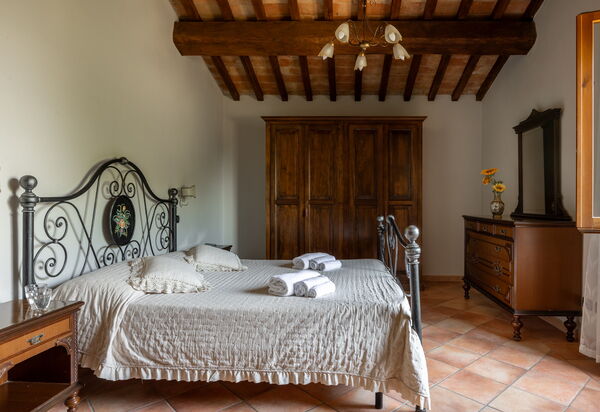Villa Daluma, Private Pool in Todi: Autunno, Camera da letto, Estate, Primavera