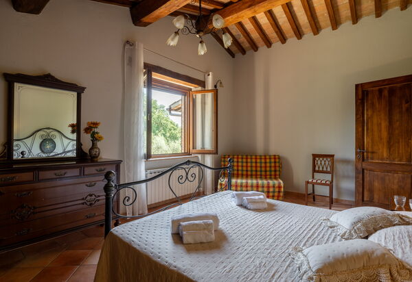 Villa Daluma, Private Pool in Todi: Autunno, Camera da letto, Estate, Primavera