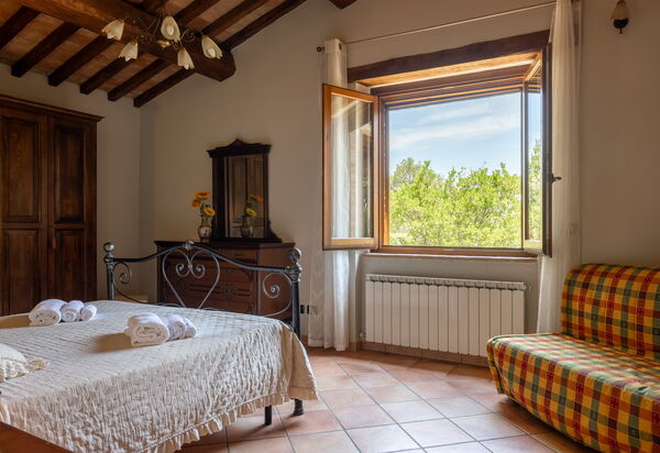 Villa Daluma, Private Pool in Todi: Autunno, Camera da letto, Estate, Primavera