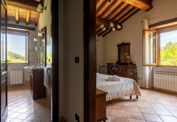 Villa Daluma, Private Pool in Todi: Autunno, Camera da letto, Estate, Primavera