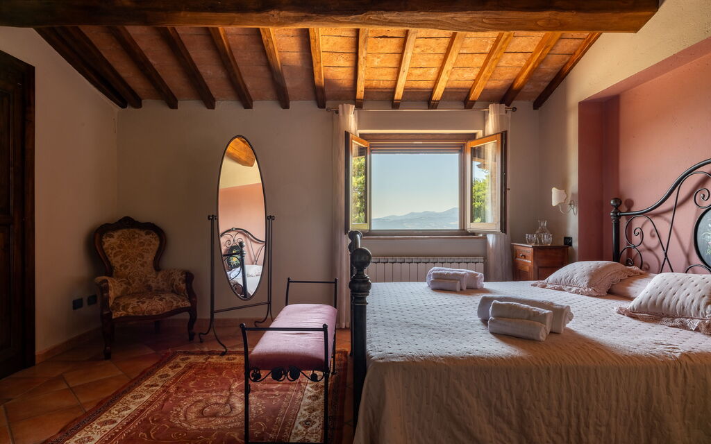 Villa Daluma, Private Pool in Todi: Autunno, Camera da letto, Estate, Primavera