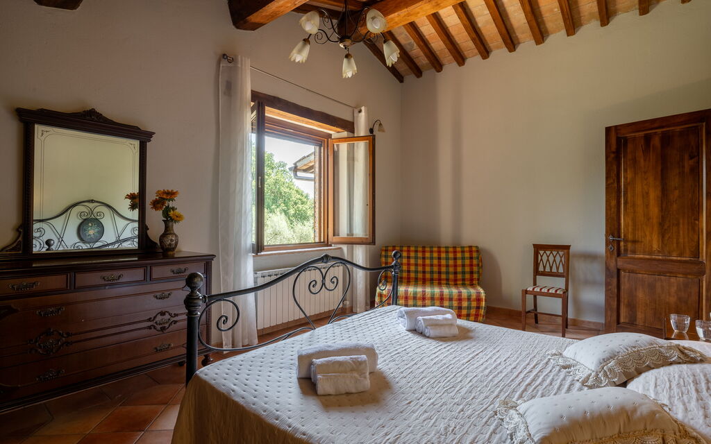 Villa Daluma, Private Pool in Todi: Autunno, Camera da letto, Estate, Primavera