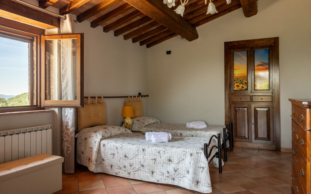 Villa Daluma, Private Pool in Todi: Autunno, Camera da letto, Estate, Primavera