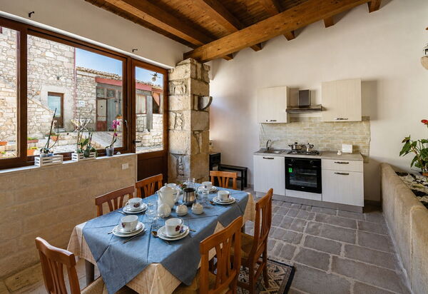 Antica Cascina 191: Autumn, Kitchen, Spring, Summer