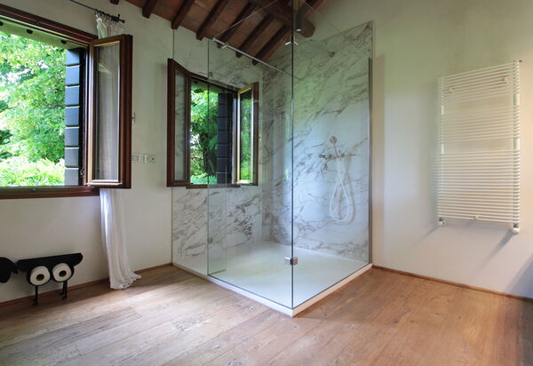 Villa Dorina: Autumn, Bathroom, Spring, Summer, Winter