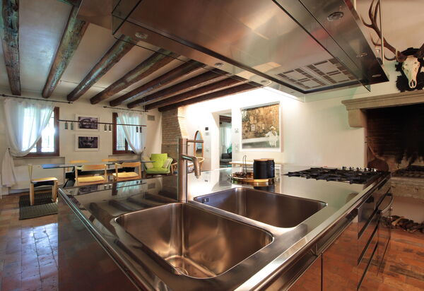 Villa Dorina: Autumn, Kitchen, Spring, Summer