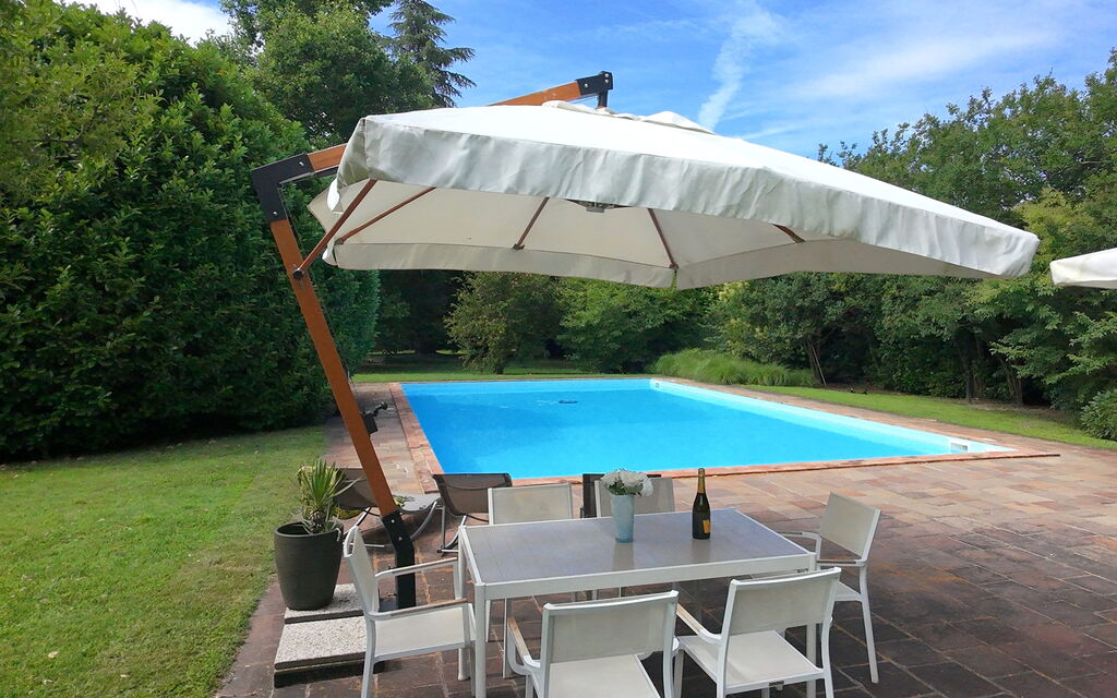 Villa Dorina: all'aperto, Autunno, Estate, Esterni, Giardino, Inverno, Piscina, Primavera