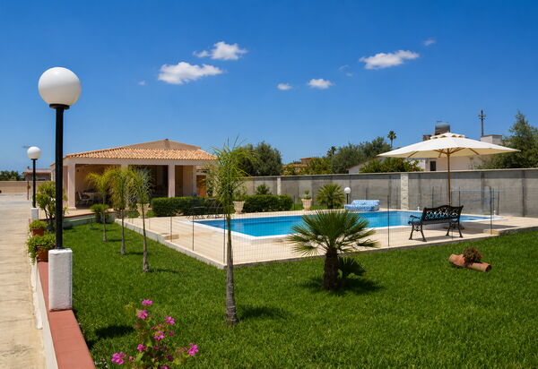 Villa Gloria: Autumn, Pool, Spring, Summer